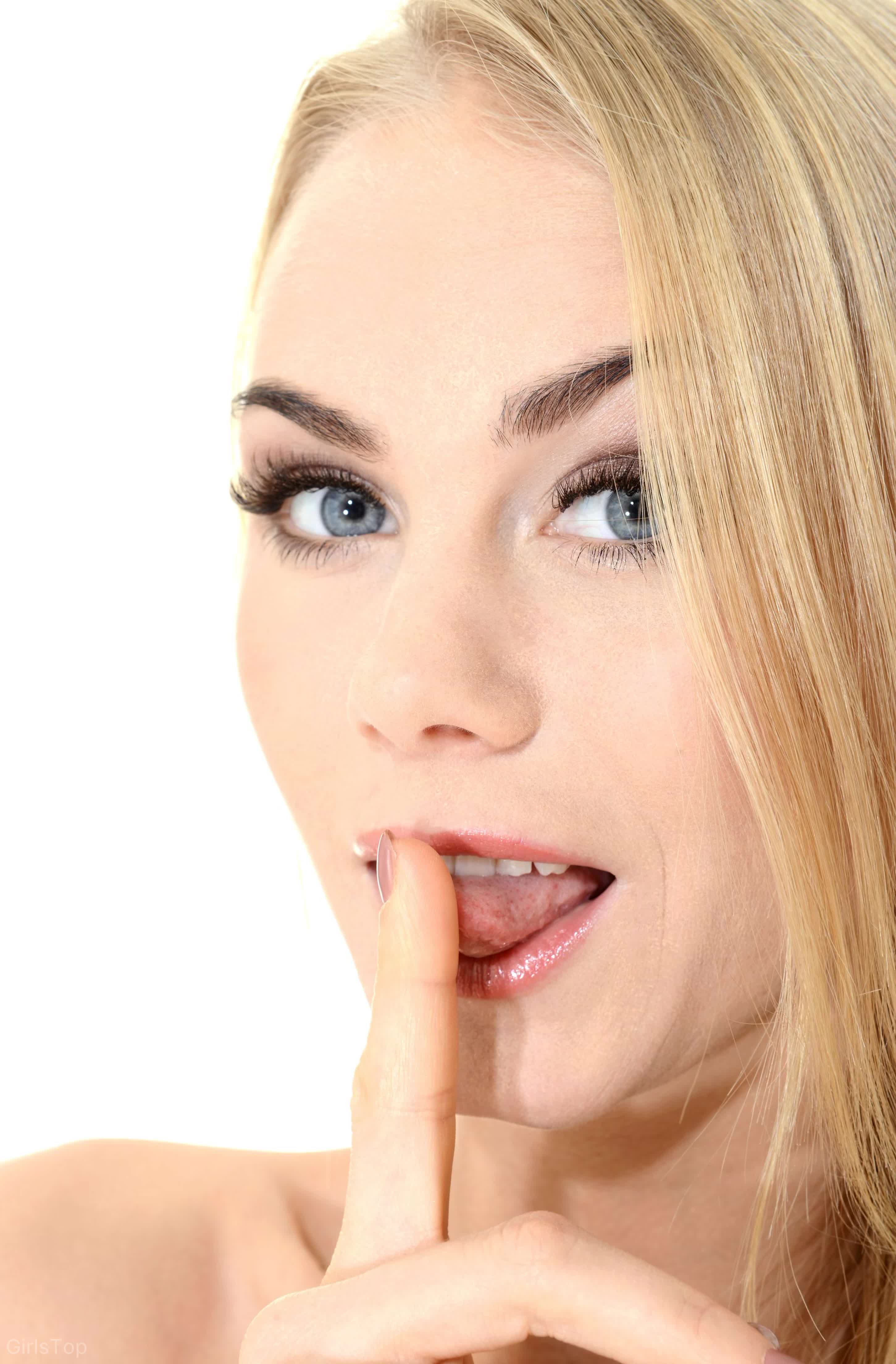 Худая Белая Герцогиня — Nancy A