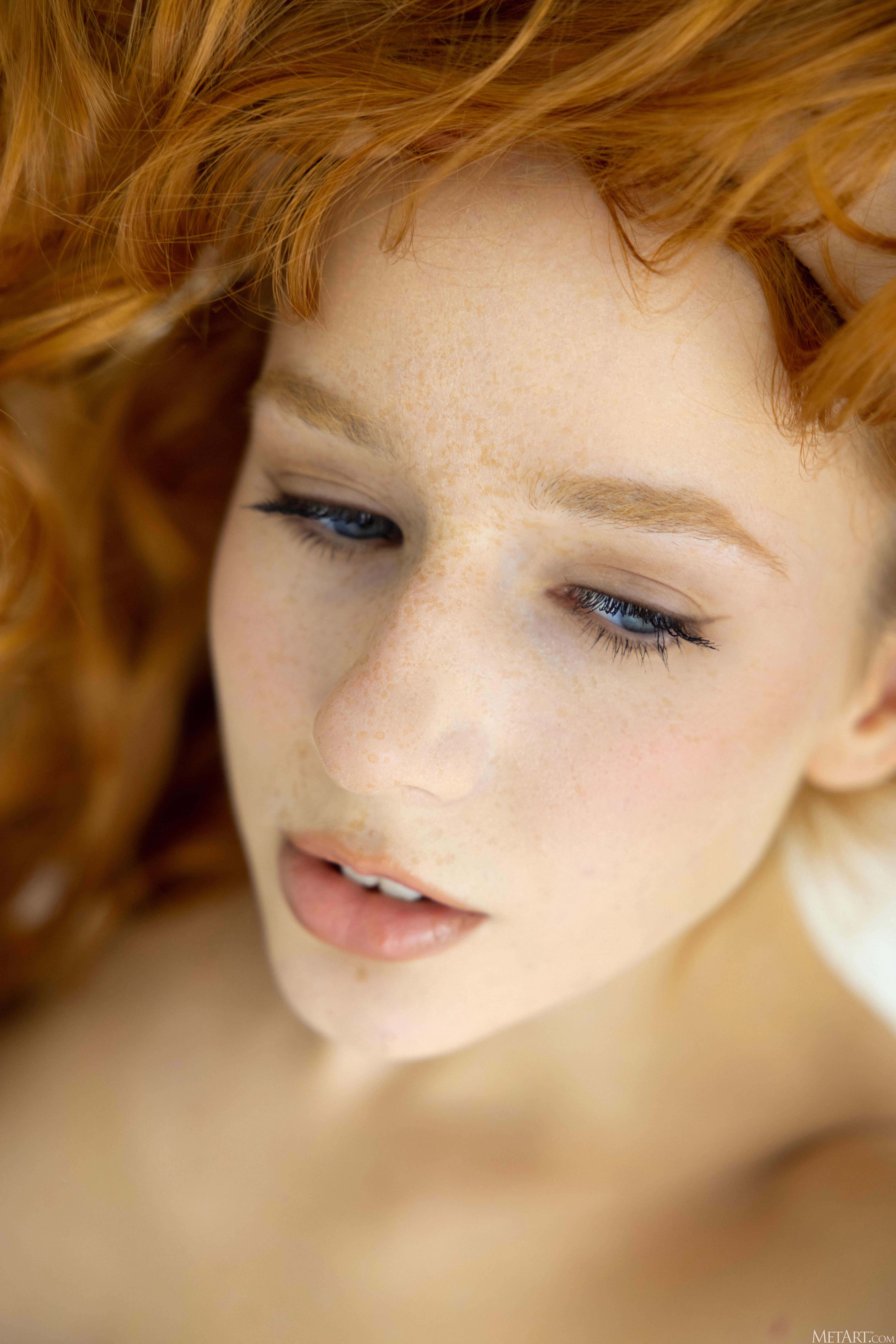 Lila Rouge - Mesmerizing Gaze